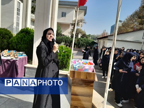 اهدای جوایز برگزیدگان جشنواره خوارزمی، مسابقات قرآنی در دبیرستان مصلی نژاد حضرت زهرا(س)