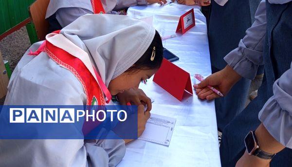 جشن مشارکت دانش‌آموزان؛ برگزاری انتخابات شورای دانش‌آموزی در مدرسه پیامبر اعظم(ص)