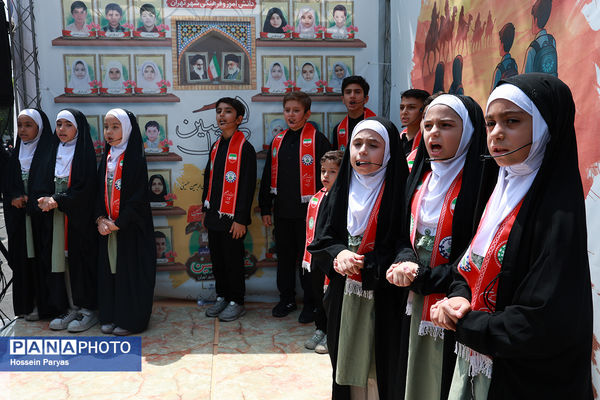 موکب «عشاق‌الحسین» سازمان دانش آموزی در راهپیمایی خانوادگی جاماندگان اربعین حسینی - تهران/ 2