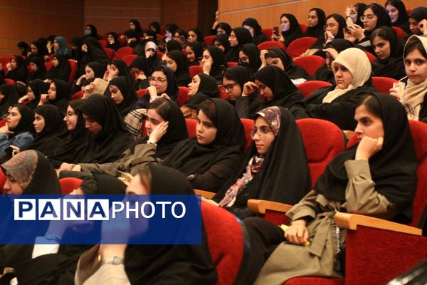 نخستین اجلاسیه شهدای دانشجو معلم در زنجان 