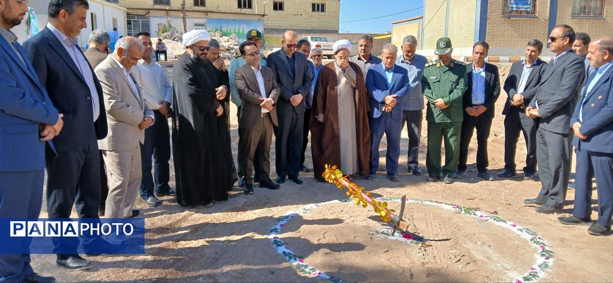 آیین کلنگزنی دبستان ۹ کلاسه شهید هلالی خلیل آباد