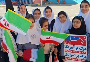 دانش‌آموزان همدانی وفاداری خود را به آرمان‌های انقلاب ثابت کردند