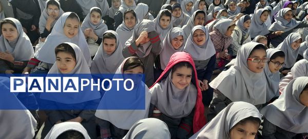 جشن شادی در دبستان نیایش