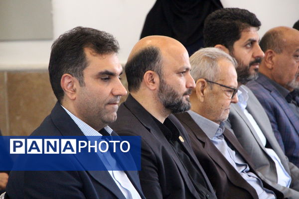 افتتاح آموزشگاه ۱۲ کلاسه شهید حسینی پور در اردکان