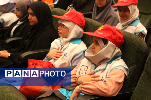 آیین تقدیر از برگزیدگان جشنواره سفیران سلامت استان قم