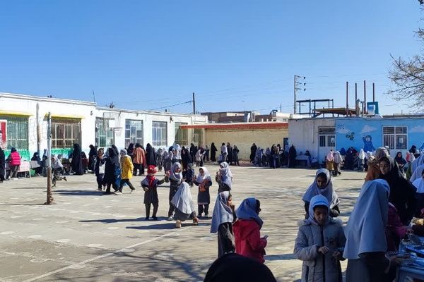  بازارچه مدرسه شهید نجفی فدافن کاشمر