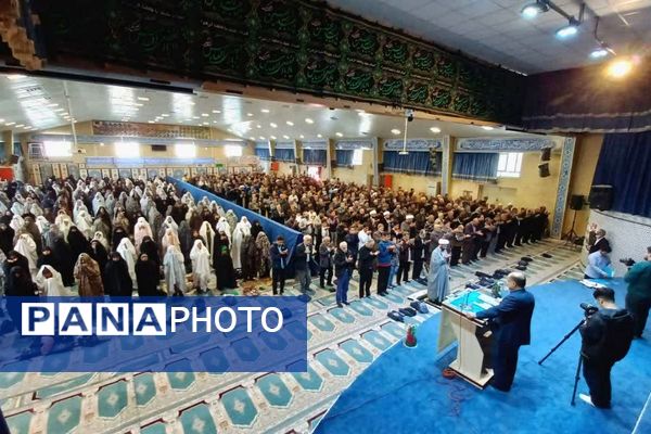 حضور پررنگ بسیجیان و اقشار مختلف مردم در نماز جمعه صفادشت