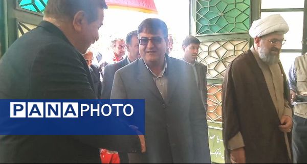 جلسه شورای اداری شهرستان بن با حضور استاندار 
