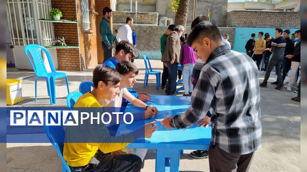 انتخابات شورای دانش‌آموزی در دبیرستان پژوهش آشخانه 