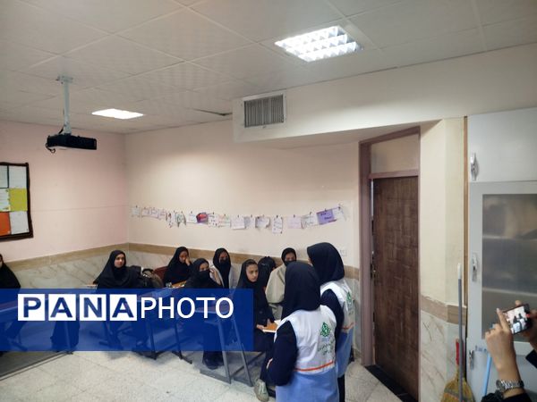 مانور زلزله در مدرسه شهید محمد آسوده روستای دهنو شهرستان خلیل آباد