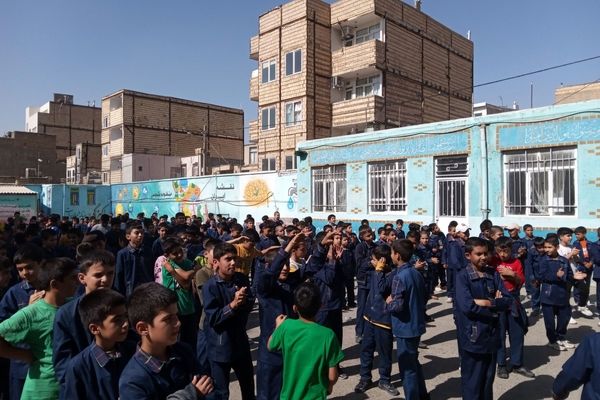 جشن عاطفه ها دردبستان شهید رجایی دوره دوم 