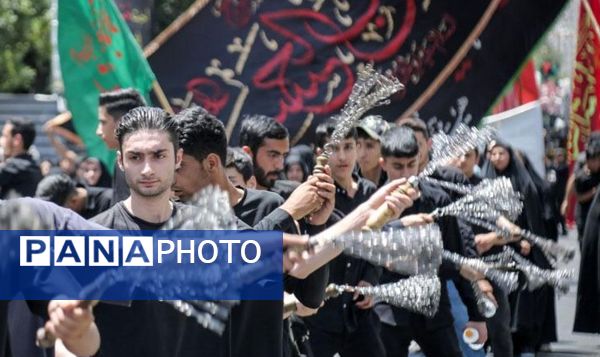 رود اشک و عشق در مسیر حرم همزمان با شکوه عزاداری هیئات‌ در خیابان‌های مشهد