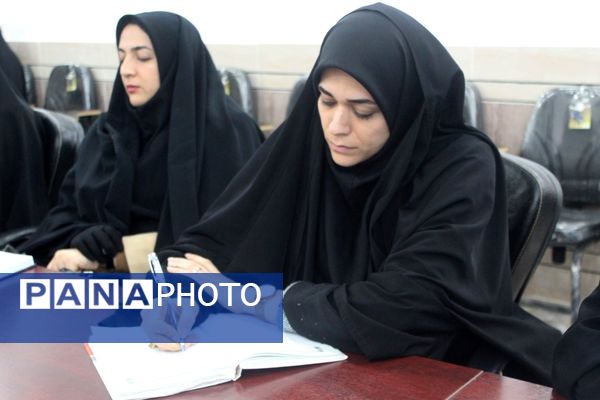 نشست معاونان و مربیان پرورشی مدارس در گلوگاه 