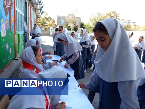 جشن مشارکت دانش‌آموزان؛ برگزاری انتخابات شورای دانش‌آموزی در مدرسه پیامبر اعظم(ص)