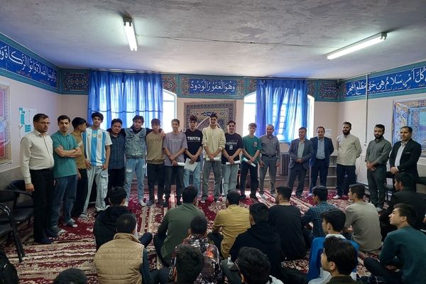 مراسم تجلیل از ستارگان دبیرستان عابدینی خرم ملارد 