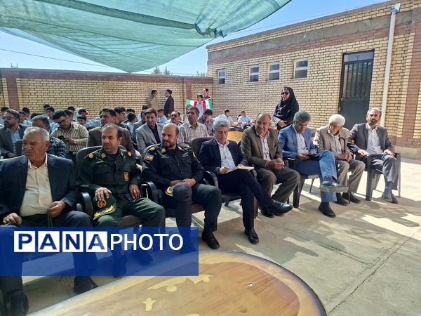 روشن شدن چراغ مدرسه قلم ۱۲ زاغه در ارتباط زنده با رئیس‌جمهور