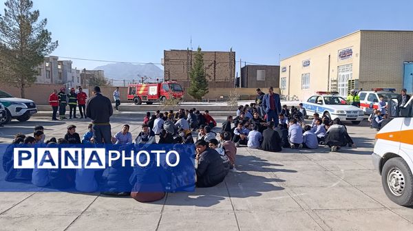 دانش آموزان بجستانی آماده برای بحران