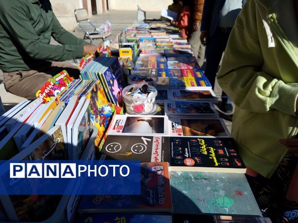 جمعه بازار کتاب در کاشمر