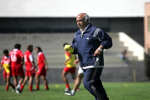 متولیان بازسازی ورزشگاه آزادی انگار می‌خواهند شق‌القمر کنند