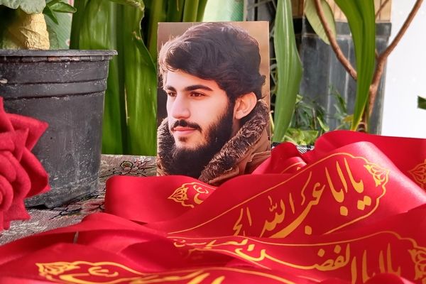 محفل انس با قرآن و یادواره «شهید احمد محمد مشلب» در شهر بن