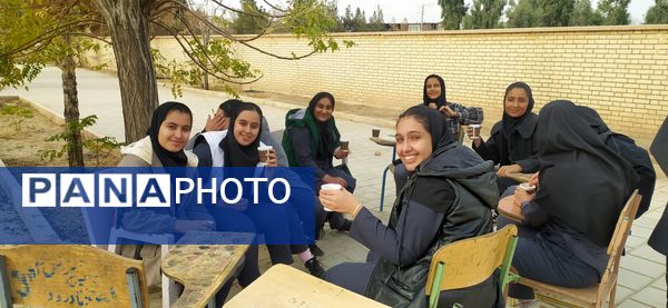 صبحگاه شاد مدارس دخترانه استان اصفهان در قالب طرح «نوجوان شاد ایرانی (نشا)»