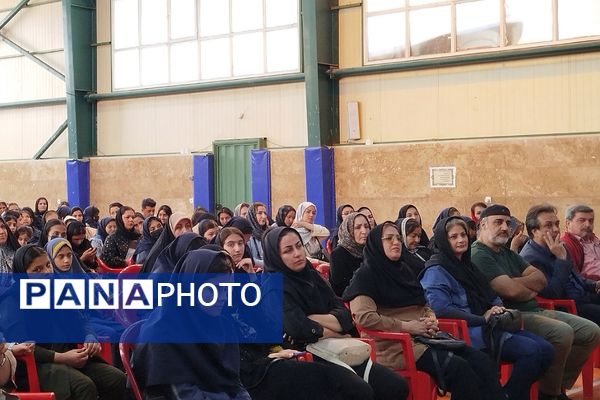  برگزاری کارگاه آموزشی هدایت و مشاوره  تحصیلی در دبیرستان تربیت رودهن  