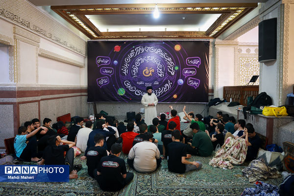 اعتکاف دانش‌آموزی در مسجد جامع شهرک غرب