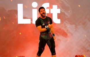 انتقاد قهرمان جهان به رقم‌های میلیاردی ‌فوتبالیست‌ها و ارقام ناچیز قراردادهای دیگر قهرمانان/ معینی: دریافتی‌های ناچیزی داریم