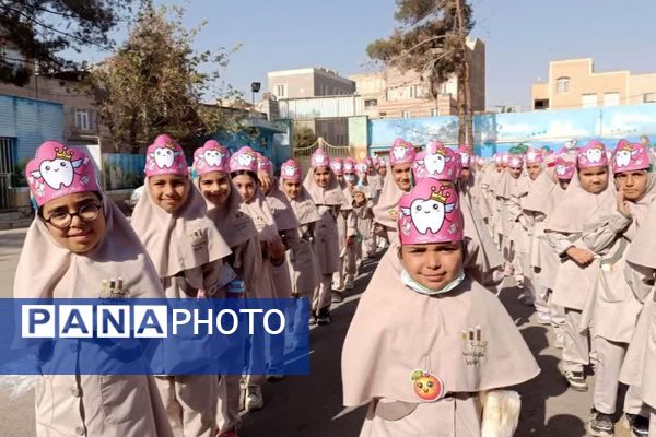 برگزاری طرح وارنیش فلوراید در مدرسه سمیه قرچک