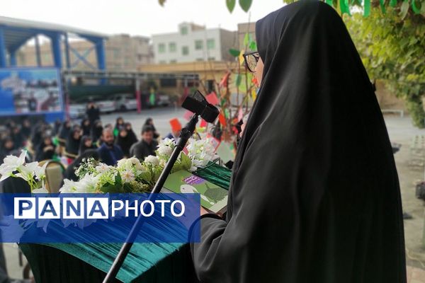 زنگ دانایی در دبیرستان شاهد صدیقه طاهره(س) اسلامشهر به‌صدا درآمد