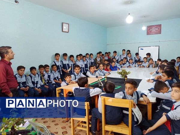 میزبانی کتابخانه امام حسین (ع) از دانش‌آموزان خاتم 