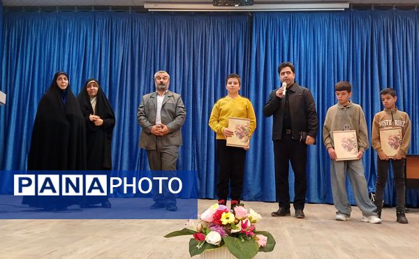 تقدیر از دانش‌آموزان فعال محمدشهری در زمینه‌های فرهنگی و هنری