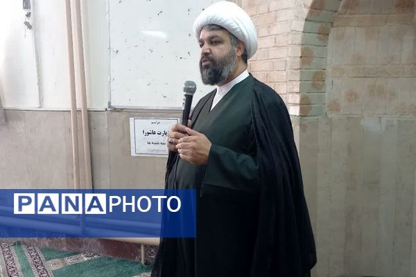 برپایی نماز جماعت مدارس کهریزک با حضور امام جمعه منطقه 