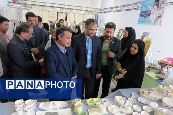 افتتاحیه نمایشگاه استانی به‌مناسبت هفته مشاغل در شهرستان بجنورد 