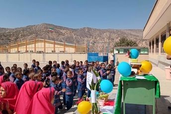 جشن عاطفه‌ها در مدرسه شهید محمد منتظری برگزار شد 