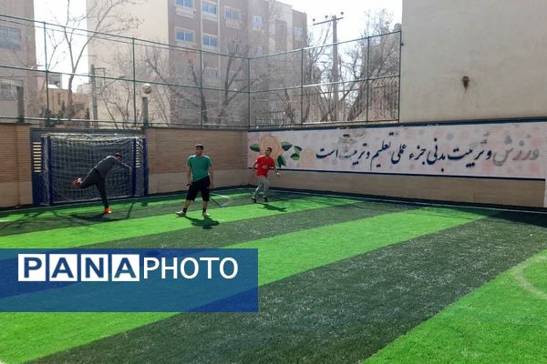 افتتاح زمین چمن مصنوعی فوتبال به نام شهید حسن غازی در دبیرستان متوسطه دوره دوم شاهد صارمیه ۶ ناحیه ۴ 