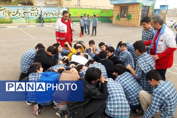 مانور زلزله و ایمنی در مدارس شهرستان ورامین 