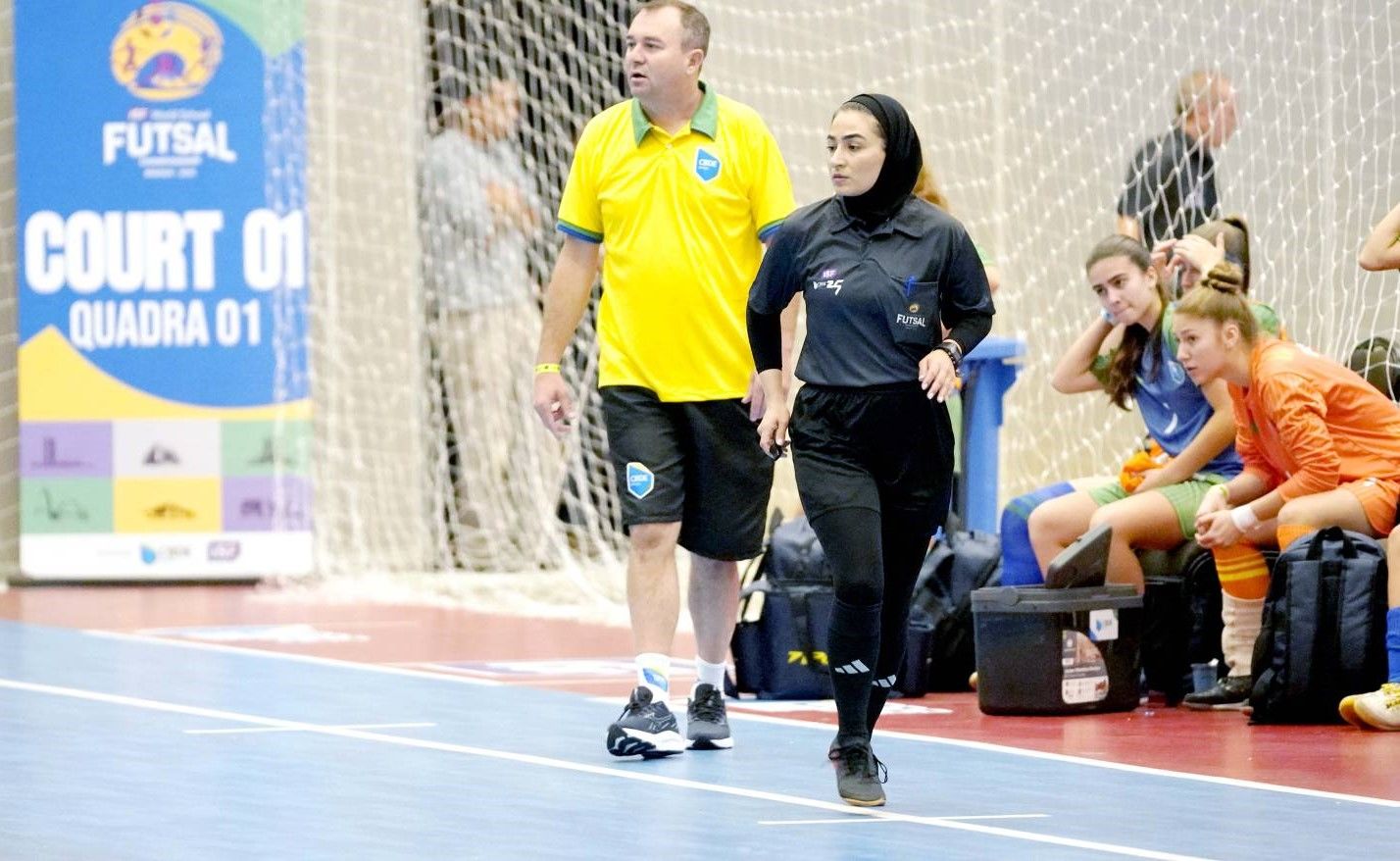 قضاوت معلم کرجی در فینال قهرمانی فوتسال دانش‌آموزان دختر جهان/ یدی مدال گرفت