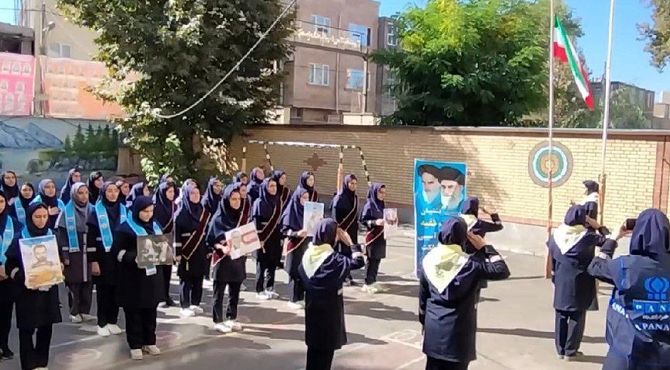 اجرای گارد پرچم در مدارس شهرستان خوی