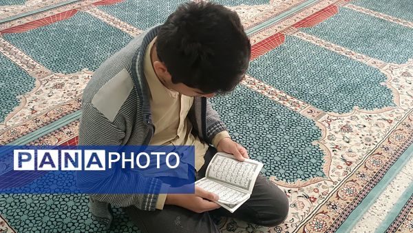  زیارت عاشورا در دهه کرامت در دبیرستان شاهد ابوذر غفاری نیشابور 