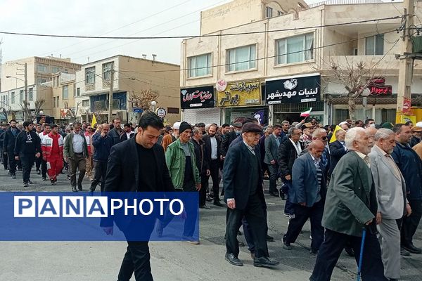 حضور پرشور مردم و مسئولان روزه‌دار شهرستان فیروزکوه پررنگ‌تر از هر سال در راهپیمایی روز قدس