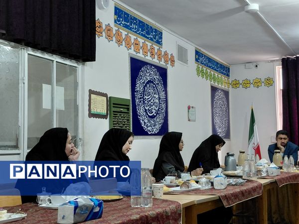 جلسه  مدیران متوسطه اول مدارس در دبیرستان شهرآرا دو