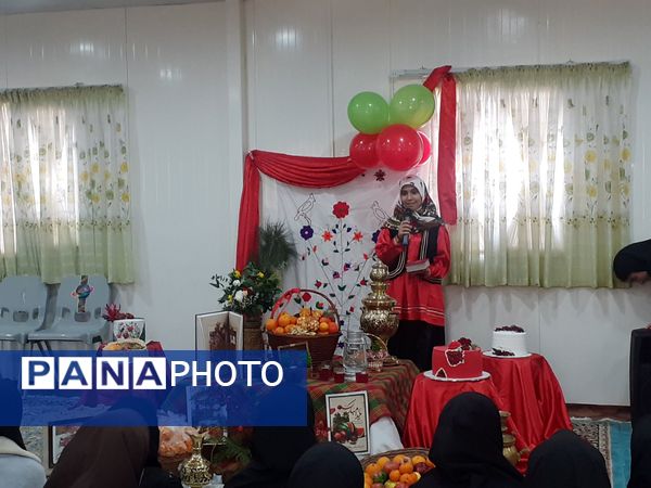 مدرسه نمونه سردار شهید محمدی پور خلیل آباد میزبان شادی یلدا 