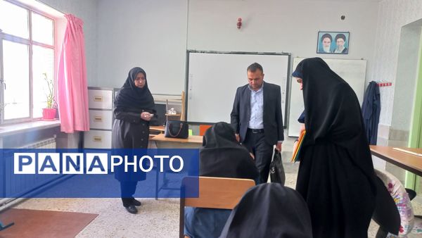بازدید سرپرست اداره آموزش و پرورش استثنایی استان از روند برگزاری امتحانات نوبت دوم