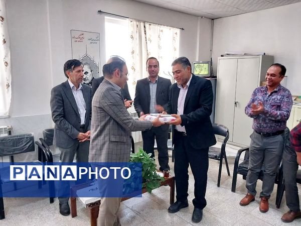برگزاری مراسم سپاس معلم در خلیل آباد 