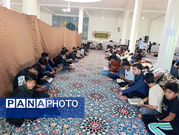 مراسم اعتکاف دانش‌آموزی در مسجد نور سندرک