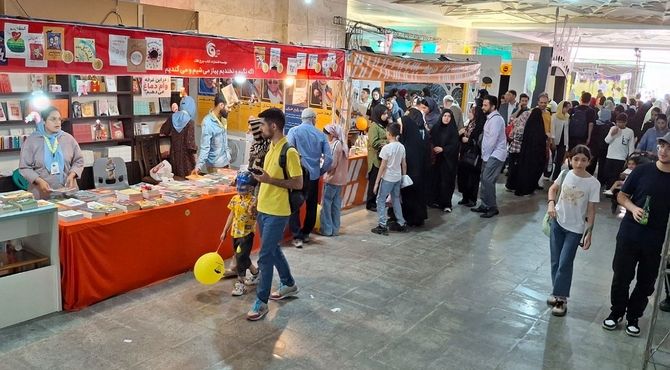 اشتیاق کودکان و نوجوانان به کتاب در نمایشگاه کتاب