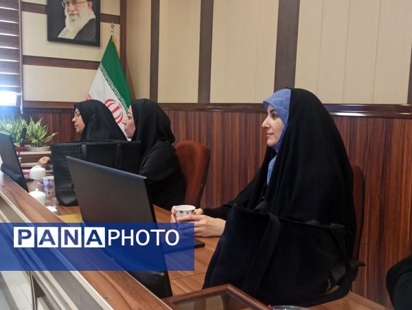 مراسم تقدیر از رابطین امور بانوان مدارس ناحیه یک شهرری