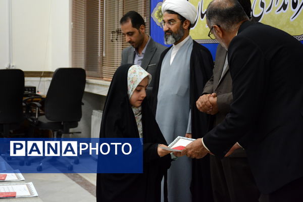 تجلیل از دانش‌آموز خبرنگاران پانا شهرستان نایین 