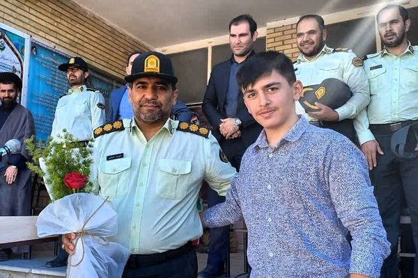 پلیس میهمان دبستان خلیج فارس بستان‌آباد شد